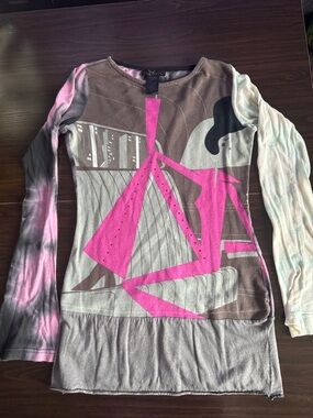 Custo Barcelona Long Sleeve Graphic Tee in Brown, Pink, Cream